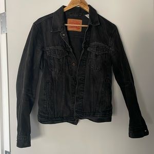 Levis boyfriend trucker black denim jacket